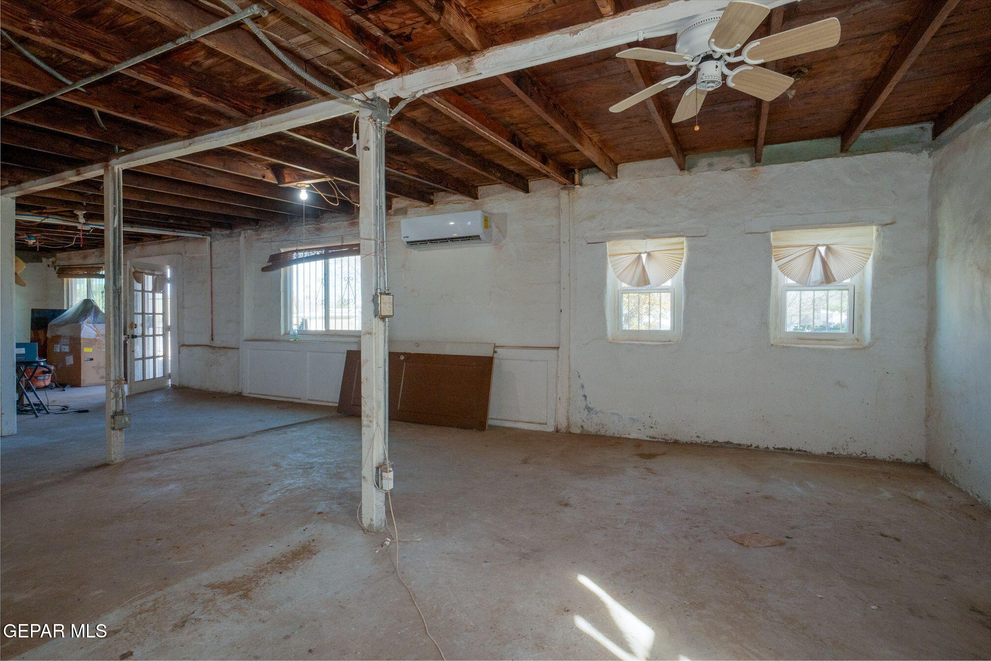 4112 Roxbury Drive El Paso, TX 79922 - Photo 7 of 18 Interior View 2
