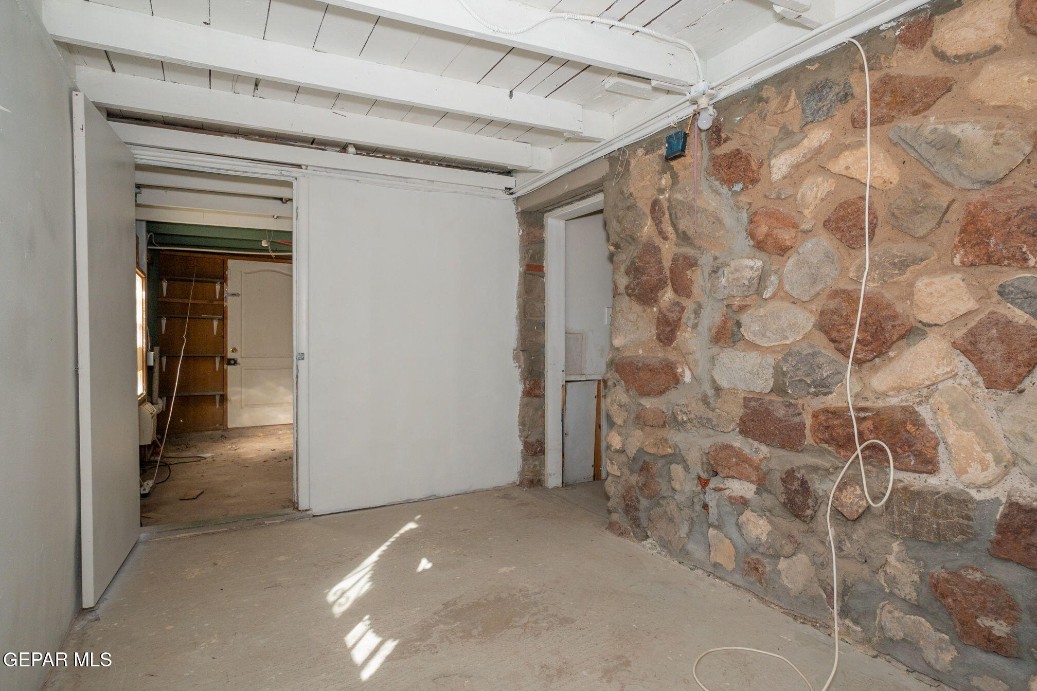 4112 Roxbury Drive El Paso, TX 79922 - Photo 10 of 18 Interior View 5