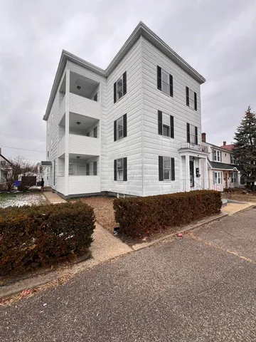 $1,900 | 198 Alsace Street, Unit 3, Manchester, NH 03102