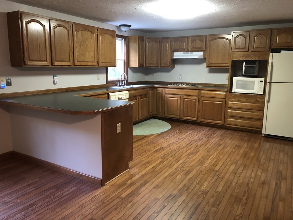 470 White Pond Road Lancaster, MA 01523 - Photo 5 of 20 Gallery Image 5