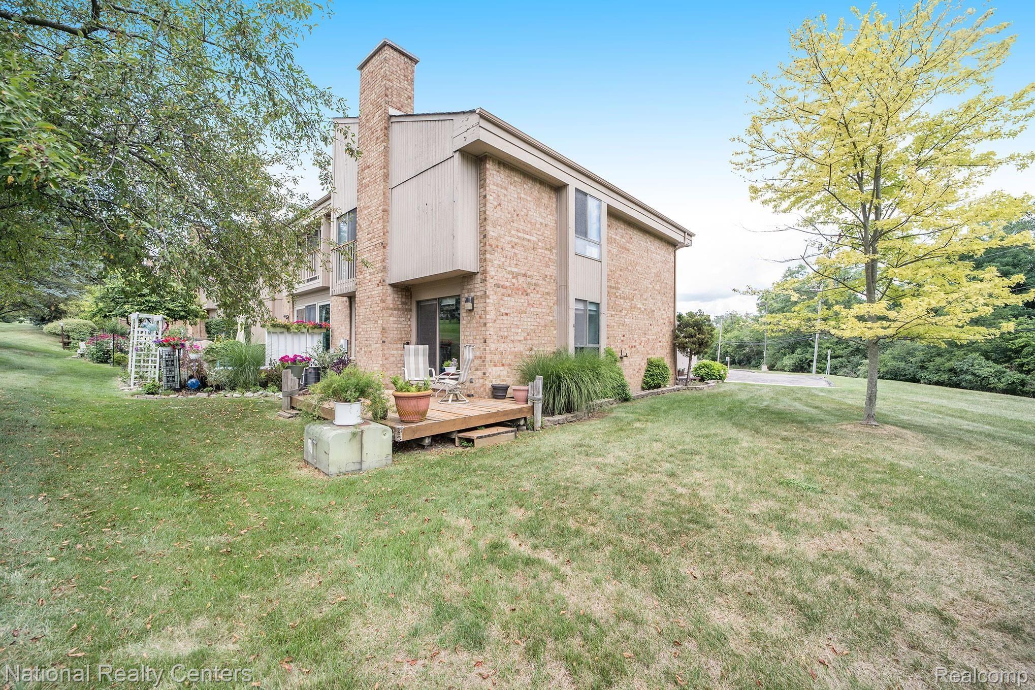 735 Oak Brook Ridge Drive Rochester, MI 48307 - Photo 22 of 30 017A1458.jpg