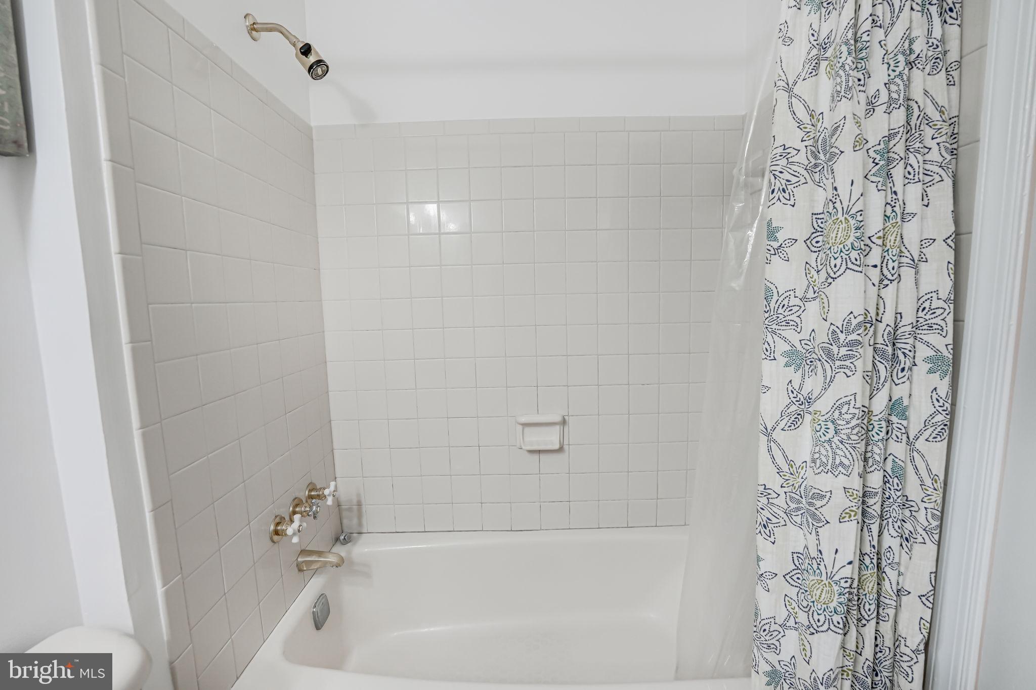 2111 Golf Course Drive Reston, VA 20191 - Photo 21 of 34 Upper Level Hall Bath
