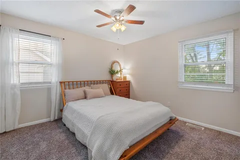$424,000 | 1134 East Sleepy Hollow Drive, Olathe, KS 66062