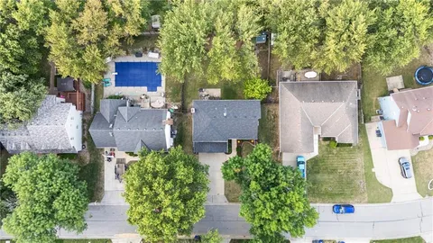 $424,000 | 1134 East Sleepy Hollow Drive, Olathe, KS 66062