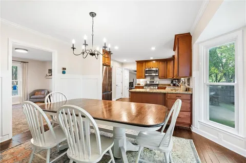 $424,000 | 1134 East Sleepy Hollow Drive, Olathe, KS 66062