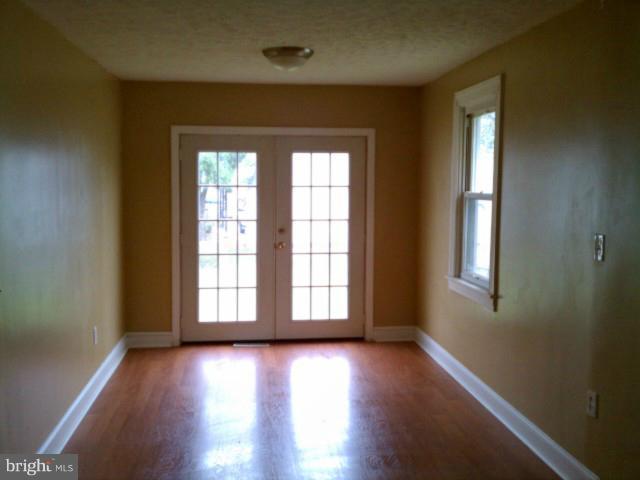 33 Terrace Road Essex, MD 21221 - Photo 6 of 14 Interior (General)