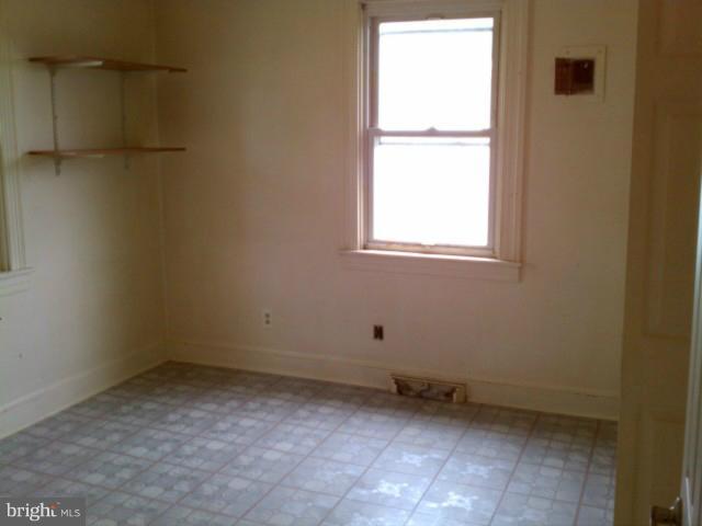 33 Terrace Road Essex, MD 21221 - Photo 9 of 14 Interior (General)