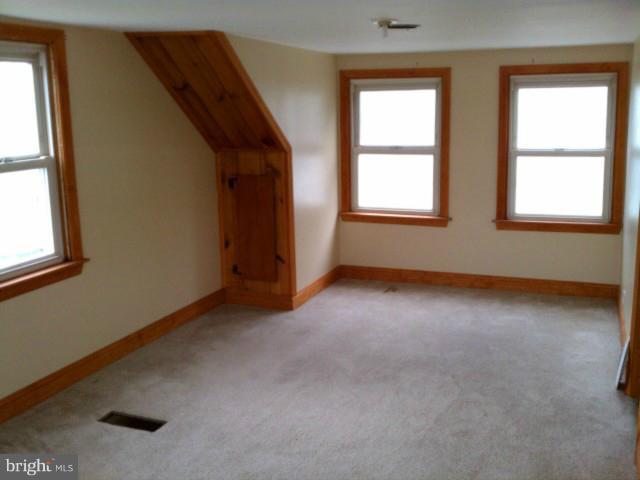 33 Terrace Road Essex, MD 21221 - Photo 10 of 14 Interior (General)