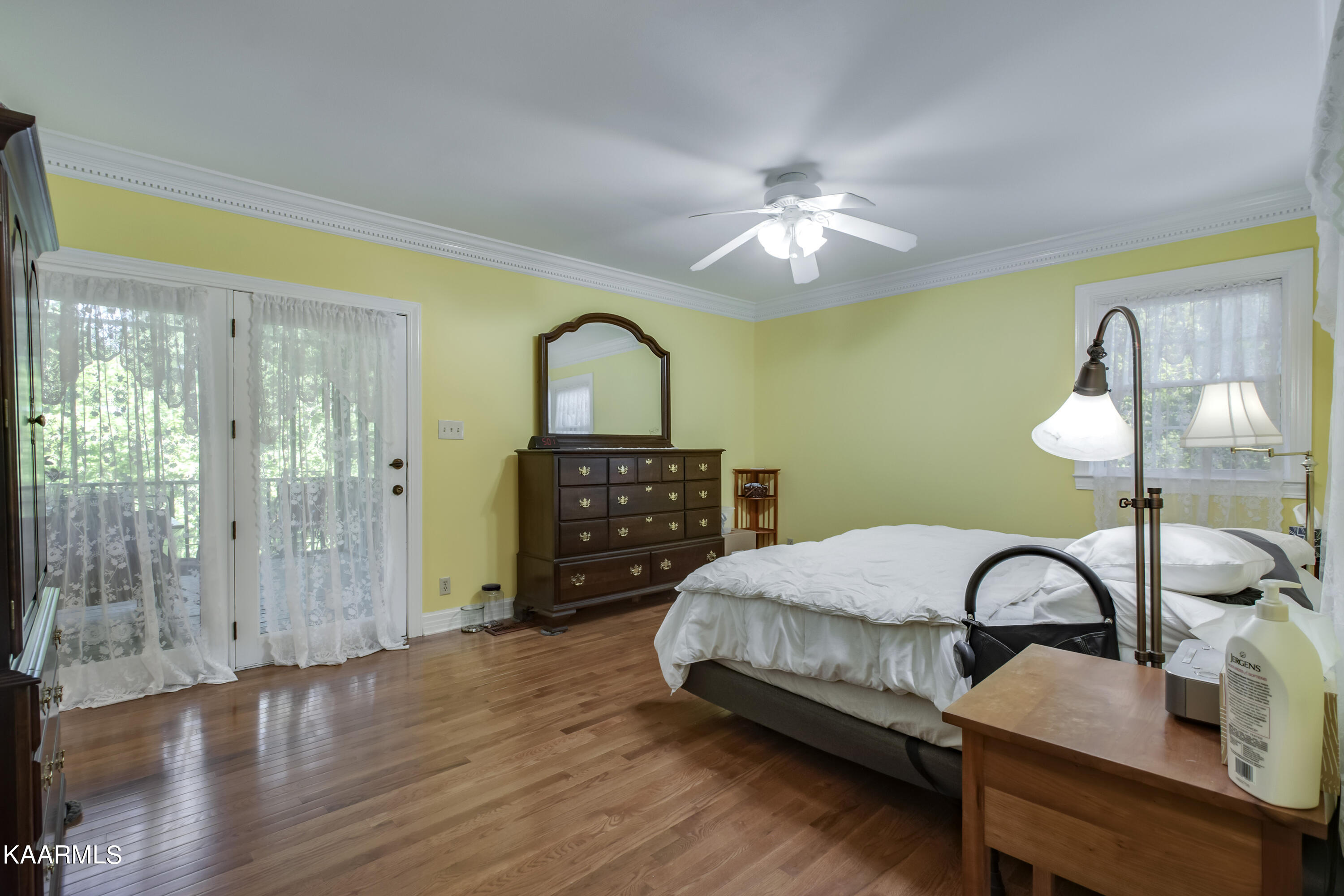 116 Amanda Place Oak Ridge, TN 37830 - Photo 27 of 50 26_AmandaPlace_116_MasterBedroom01