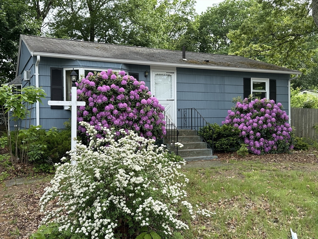 22 Brookside Road Rockland, MA 02370 - Photo 2 of 10