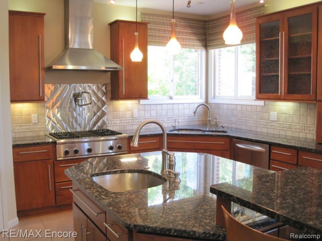 6835 Oakhurst Ridge Road Clarkston, MI 48348 - Photo 13 of 46