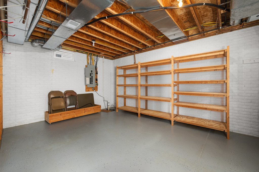 1126 West Le Claire Road Eldridge, IA 52748 - Photo 37 of 44 a view of a room with furniture