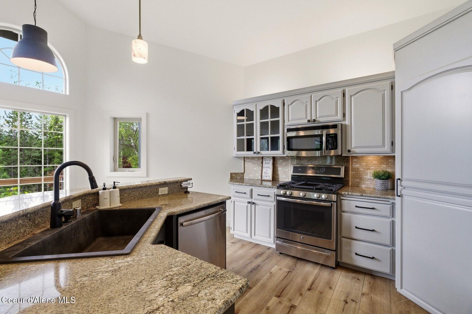 10988 West Thompson Road Coeur D'Alene, ID 83814 - Photo 17 of 71 Space to Connect