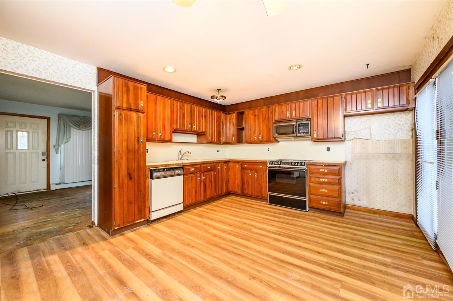 530 Ogden Road Landing, NJ 07850 - Photo 8 of 38 Gallery Image 8