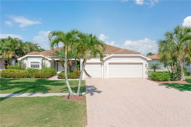 $599,000 | 2250 Grove Drive, Naples, FL 34120