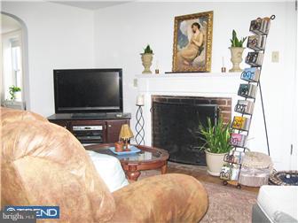 1675 Glenhardie Road Wayne, PA 19087 - Photo 3 of 9