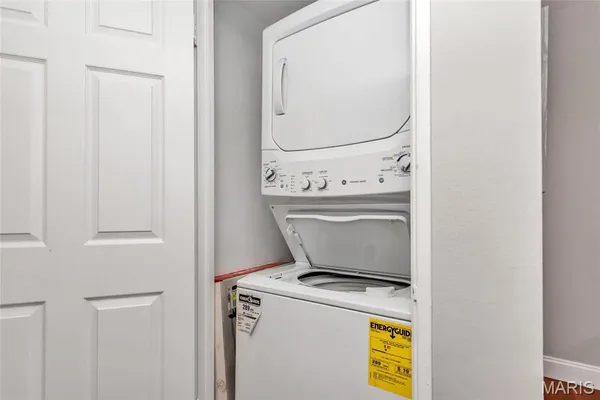 $1,745 | 7553 Buckingham Drive, Clayton, MO 63105