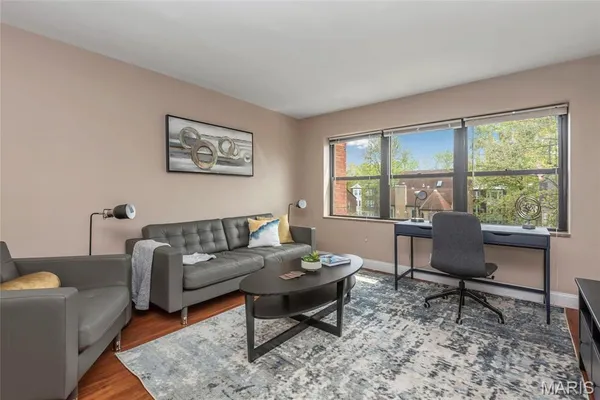 $1,745 | 7553 Buckingham Drive, Clayton, MO 63105