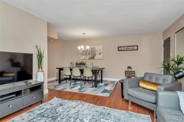 $1,745 | 7553 Buckingham Drive, Clayton, MO 63105