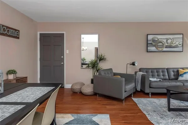 $1,745 | 7553 Buckingham Drive, Clayton, MO 63105