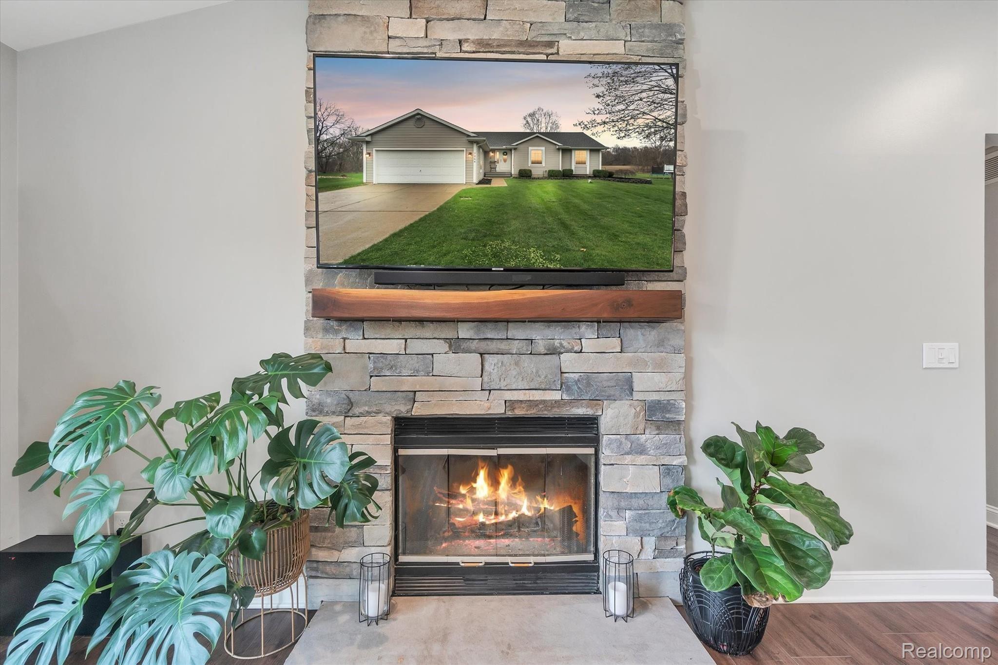 7264 Lobdell Road Linden, MI 48451 - Photo 14 of 41 09-7264-Lobdell-Rd-WindowStill-Real-Estate-Photography-23.jpg