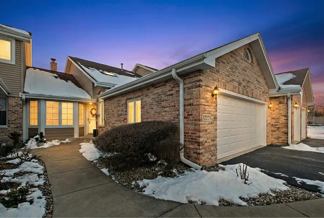 $299,900 | 17273 Lakebrook Drive, Orland Park, IL 60467