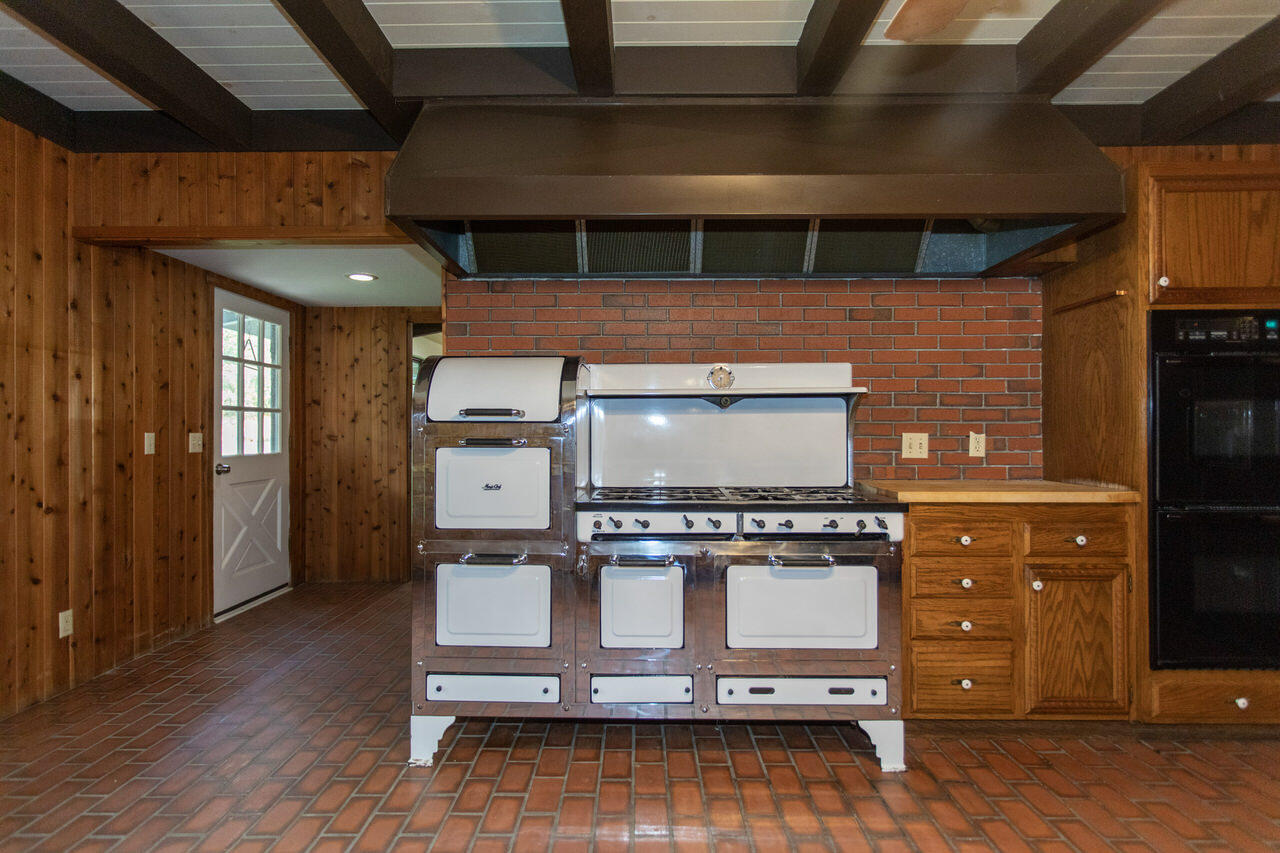 4260 Oak View Road Santa Ynez, CA 93460 - Photo 13 of 98 320_1