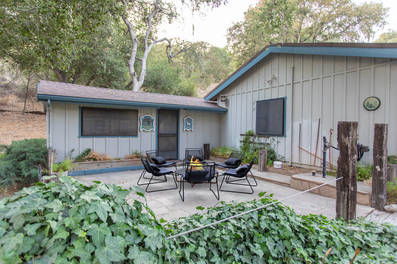 4260 Oak View Road Santa Ynez, CA 93460 - Photo 66 of 98 532