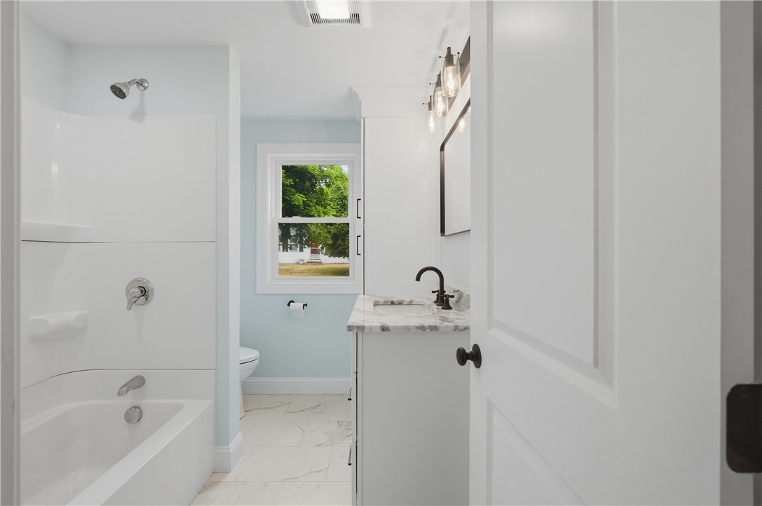 76 Beverly Road East Providence, RI 02915 - Photo 6 of 45