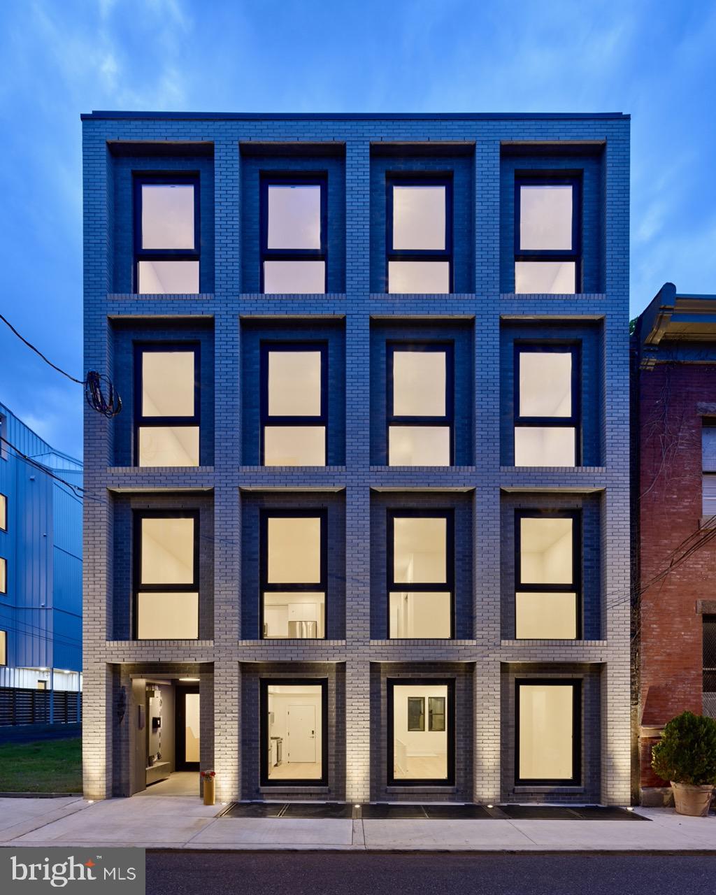 2007 Cambridge Street Philadelphia, PA 19130 - Photo 4 of 33 a large building