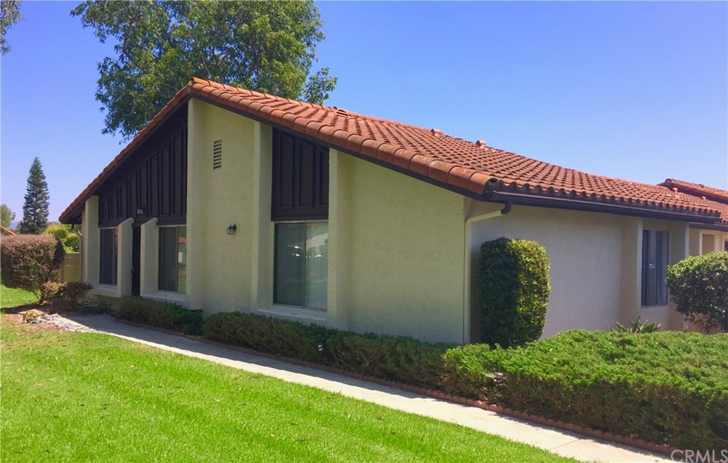 226 Summerside Lane Encinitas, CA 92024 - Photo 1 of 1 226 Summerside Front Door
