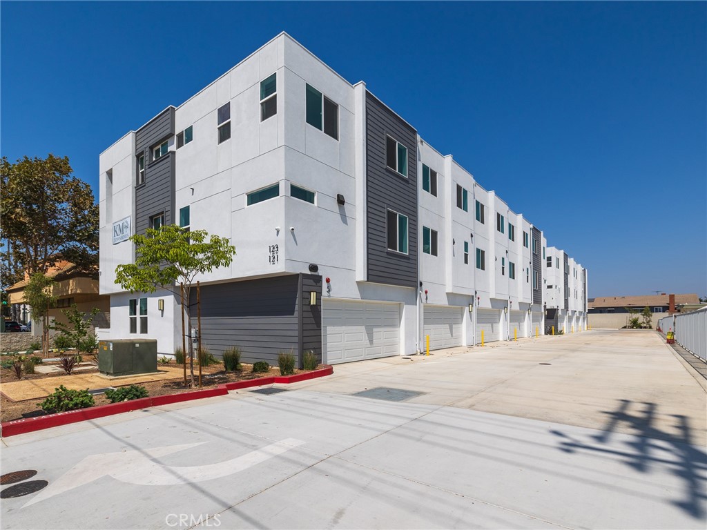 121 East 223rd Street, Unit 3 Carson, CA 90745 - Photo 29 of 34