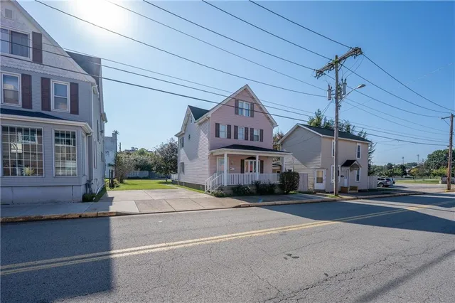 $180,000 | 213 Chestnut Street, Latrobe, PA 15650