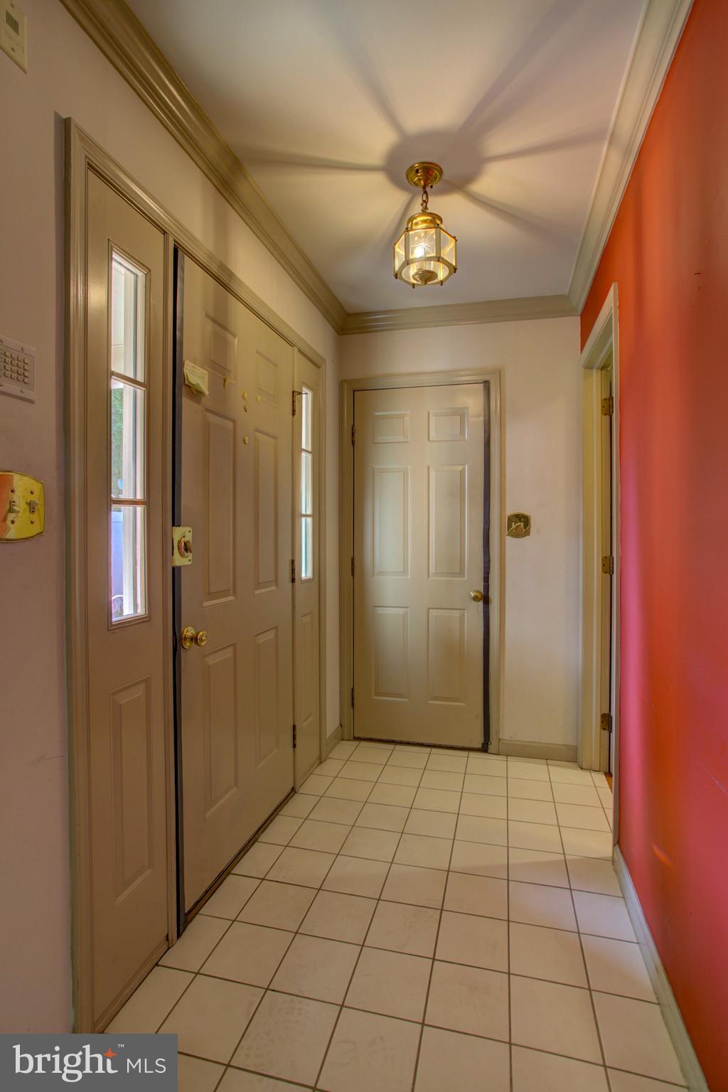 1857 Spring Ridge Lane Lancaster, PA 17603 - Photo 4 of 48 Gallery Image 4