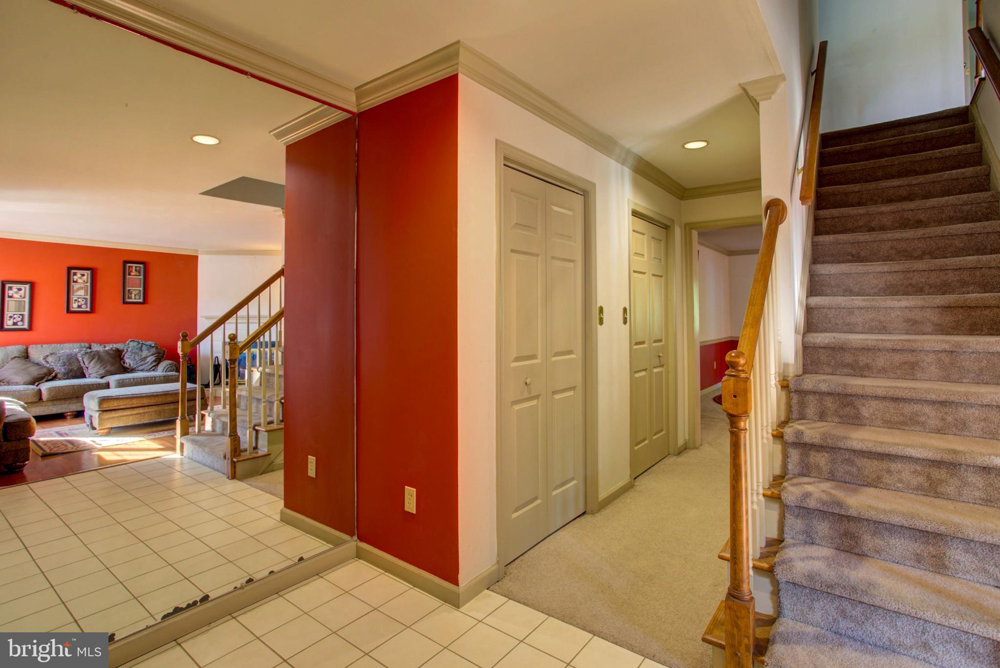 1857 Spring Ridge Lane Lancaster, PA 17603 - Photo 5 of 48 Gallery Image 5