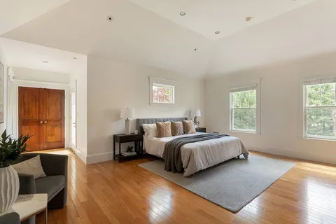 $3,099,000 | 4 Lawrence Street, Winchester, MA 01890