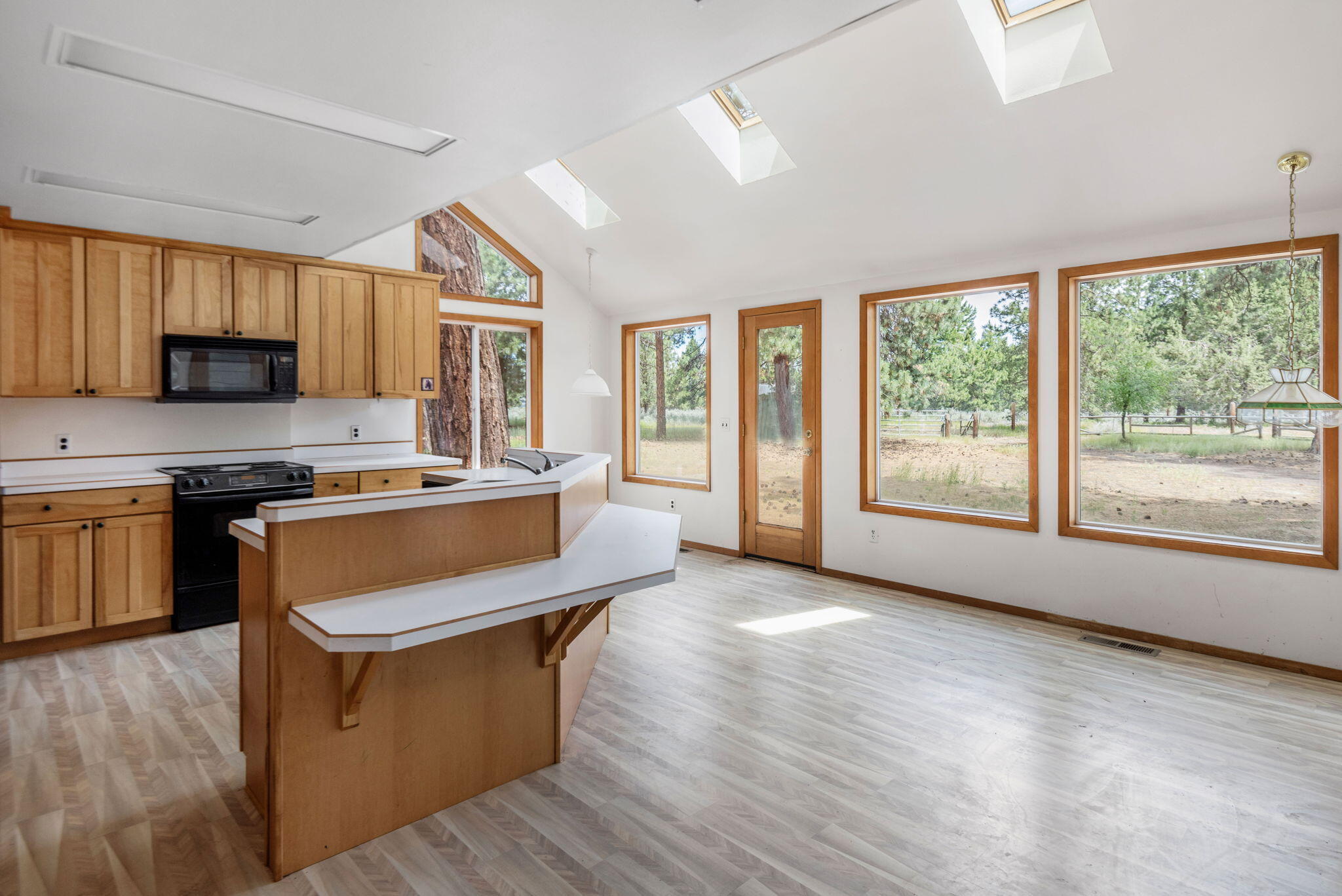 16080 Perit Huntington Road Sisters, OR 97759 - Photo 13 of 31 13-web-or-mls-DSC_7701
