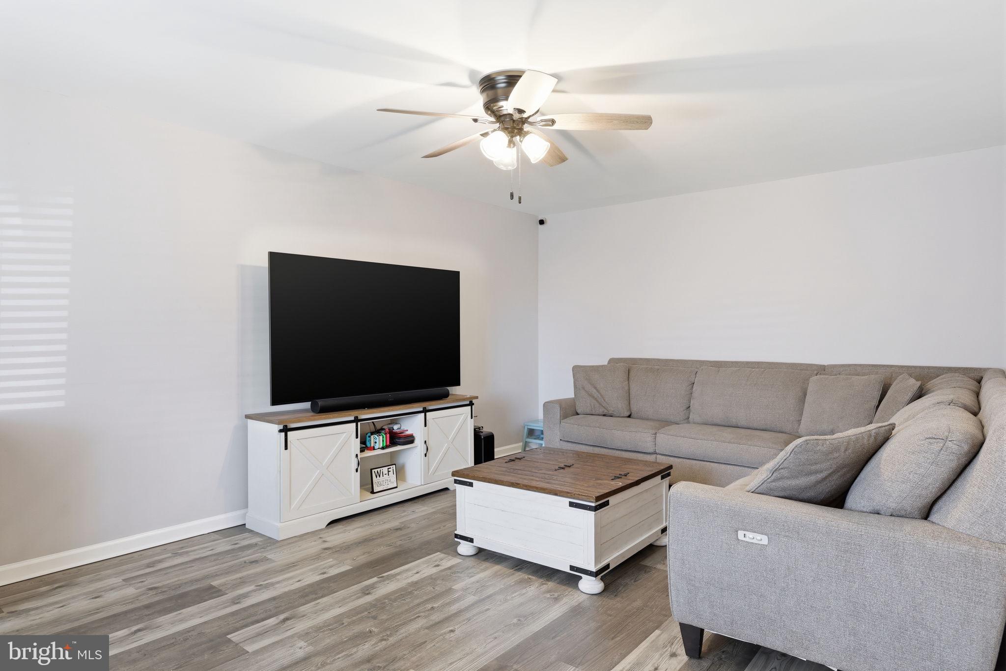 22 Fitzwatertown Road, Unit C7 Willow Grove, PA 19090 - Photo 13 of 33 Modern living space with cozy vibes.