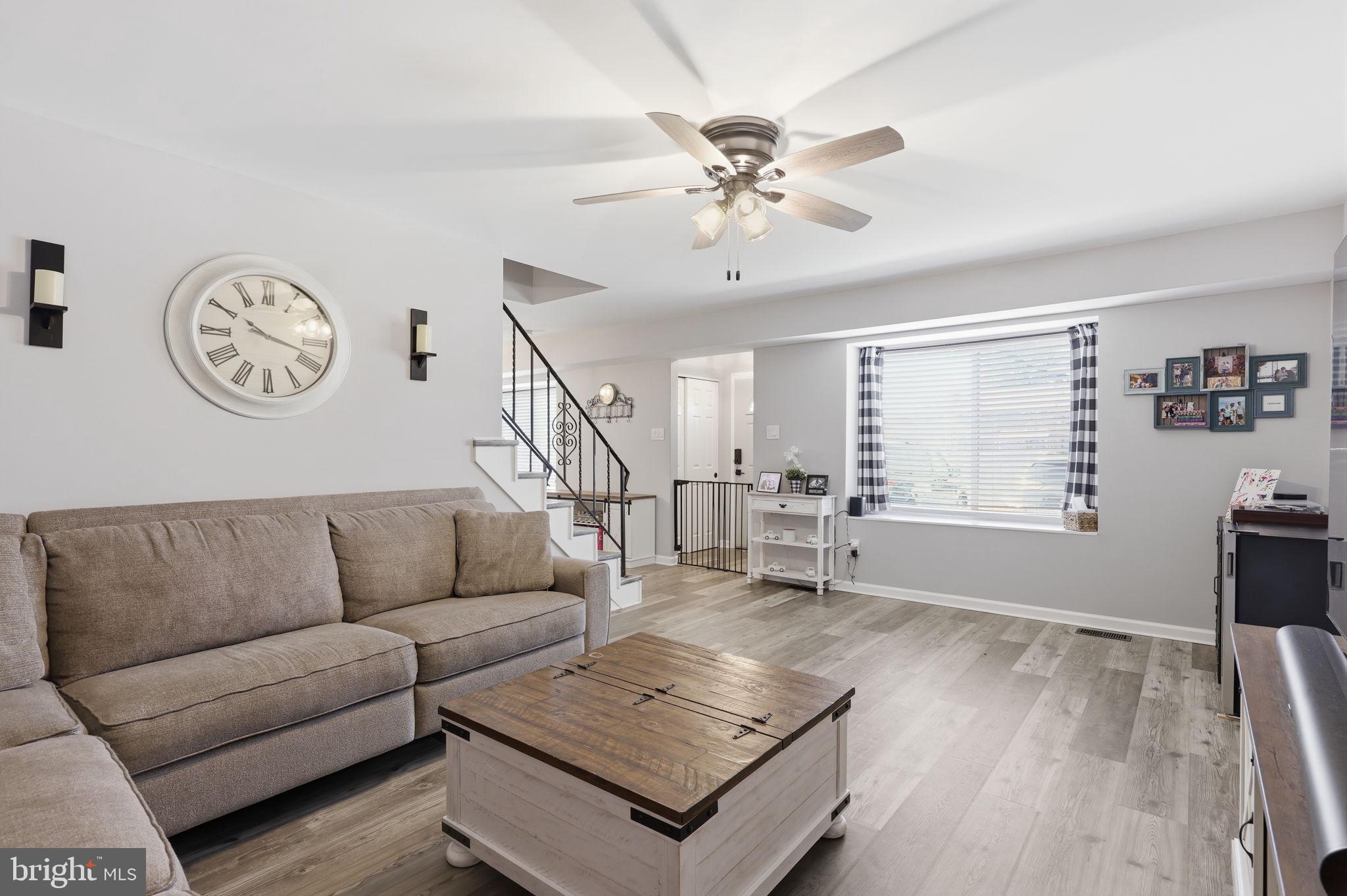 22 Fitzwatertown Road, Unit C7 Willow Grove, PA 19090 - Photo 15 of 33 Bright and inviting living space.