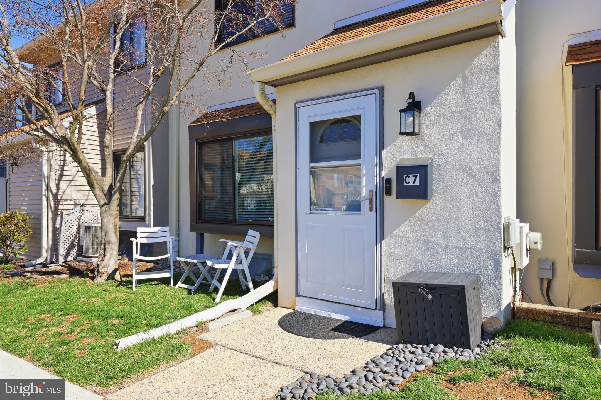 22 Fitzwatertown Road, Unit C7 Willow Grove, PA 19090 - Photo 27 of 33 Charming entryway with inviting details.