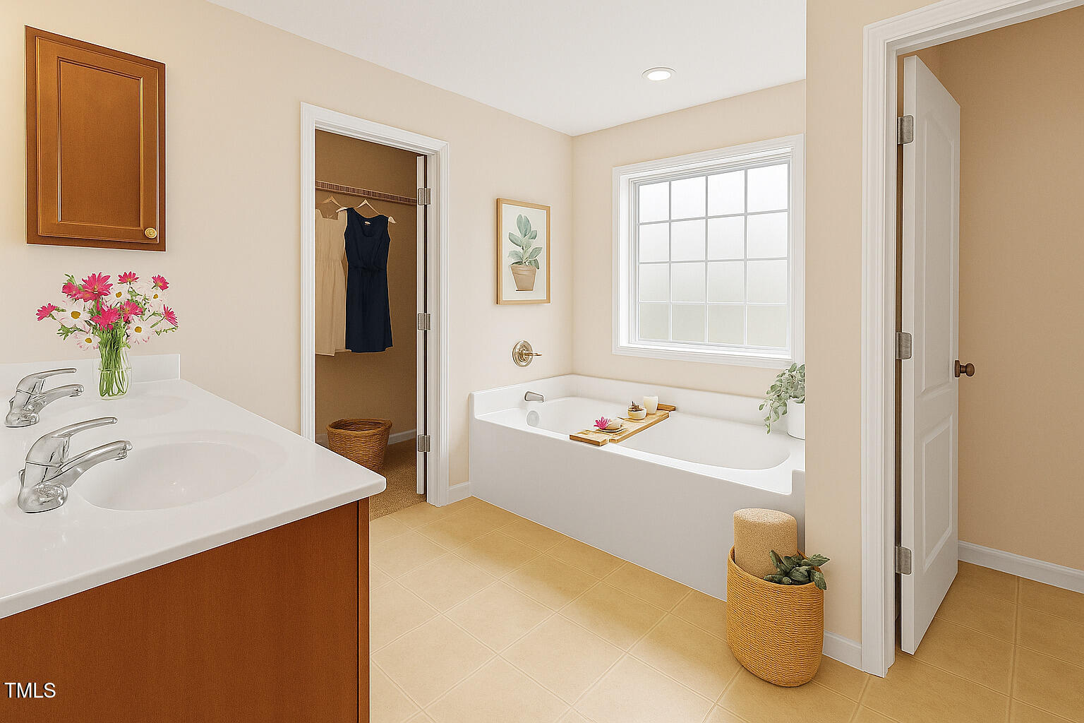 2513 Hunting Bow Drive Hope Mills, NC 28348 - Photo 21 of 39 a bathroom with a tub sink and mirror