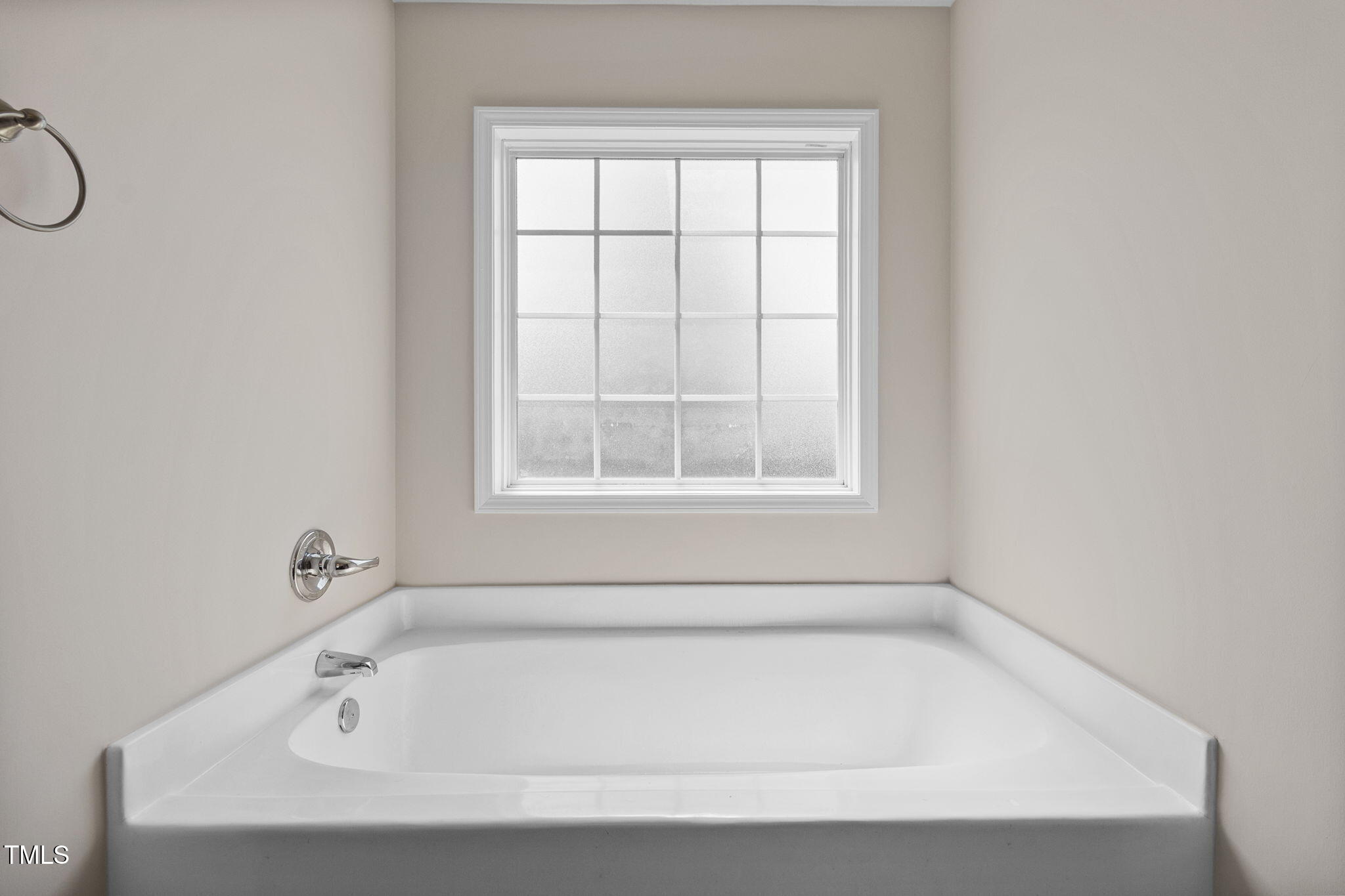 2513 Hunting Bow Drive Hope Mills, NC 28348 - Photo 24 of 39 a white bath tub sitting under a window