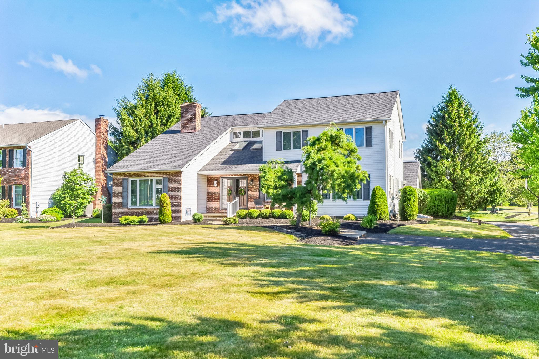 Welcome to 2558 Hillcrest Road!