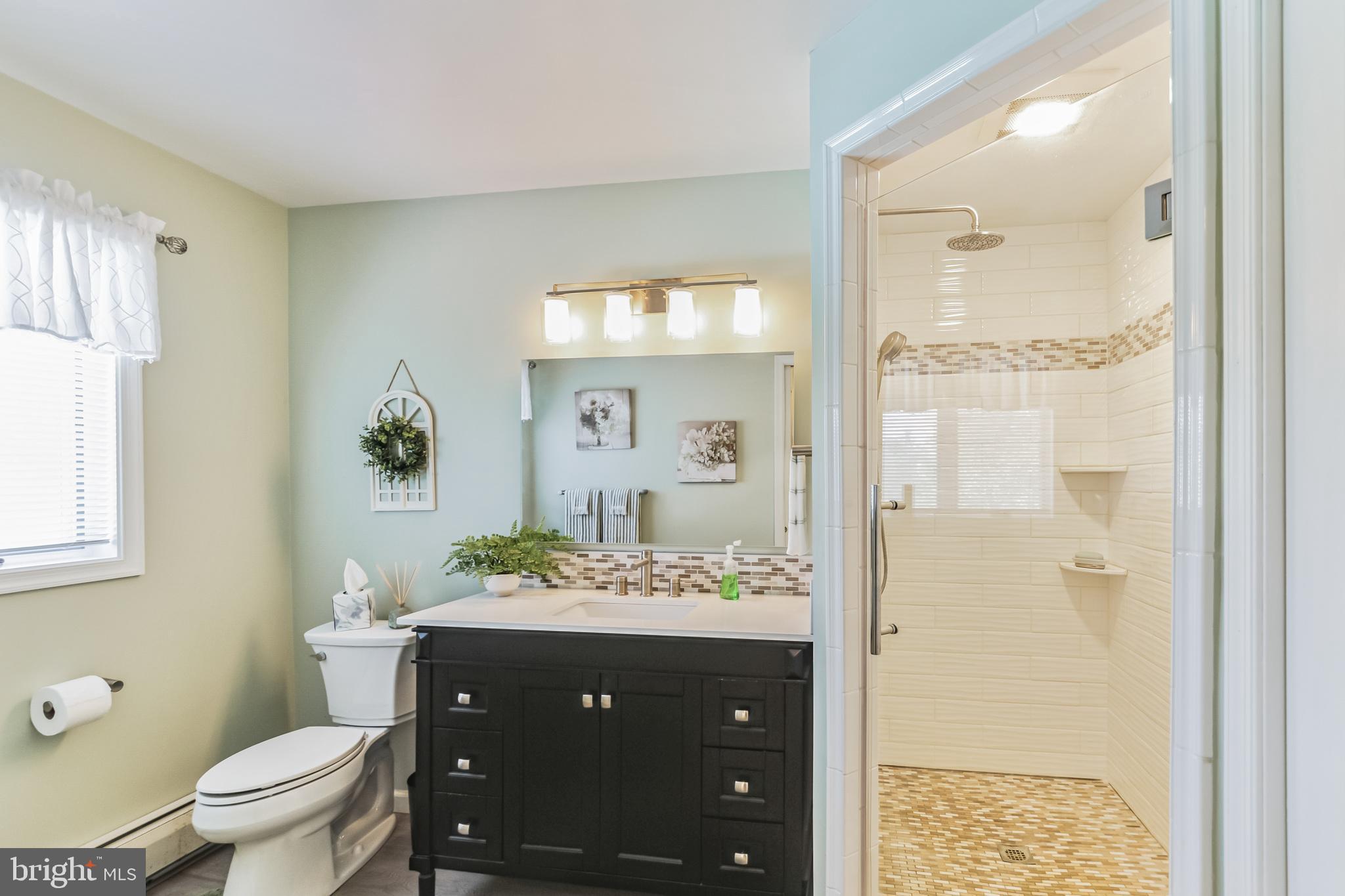 2558 Hillcrest Road Quakertown, PA 18951 - Photo 27 of 34 Primary Bathroom