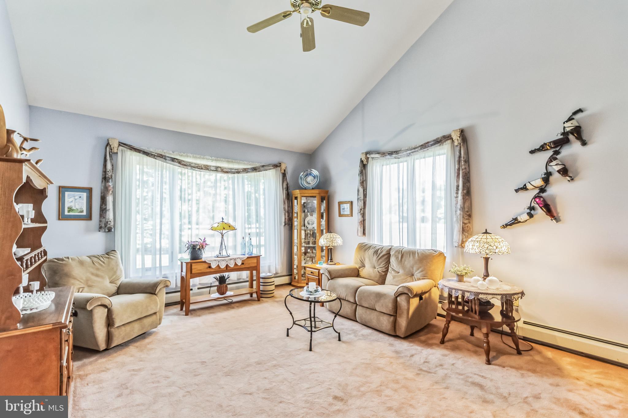 2558 Hillcrest Road Quakertown, PA 18951 - Photo 10 of 34 Living Room