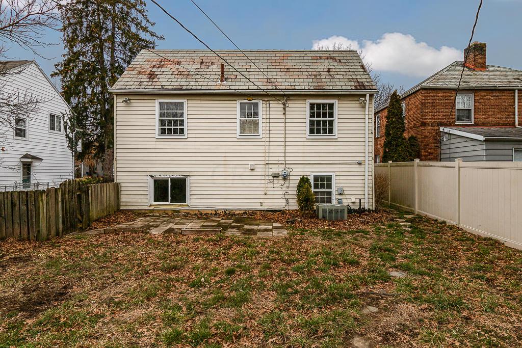 884 Vernon Road Columbus, OH 43209 - Photo 5 of 15