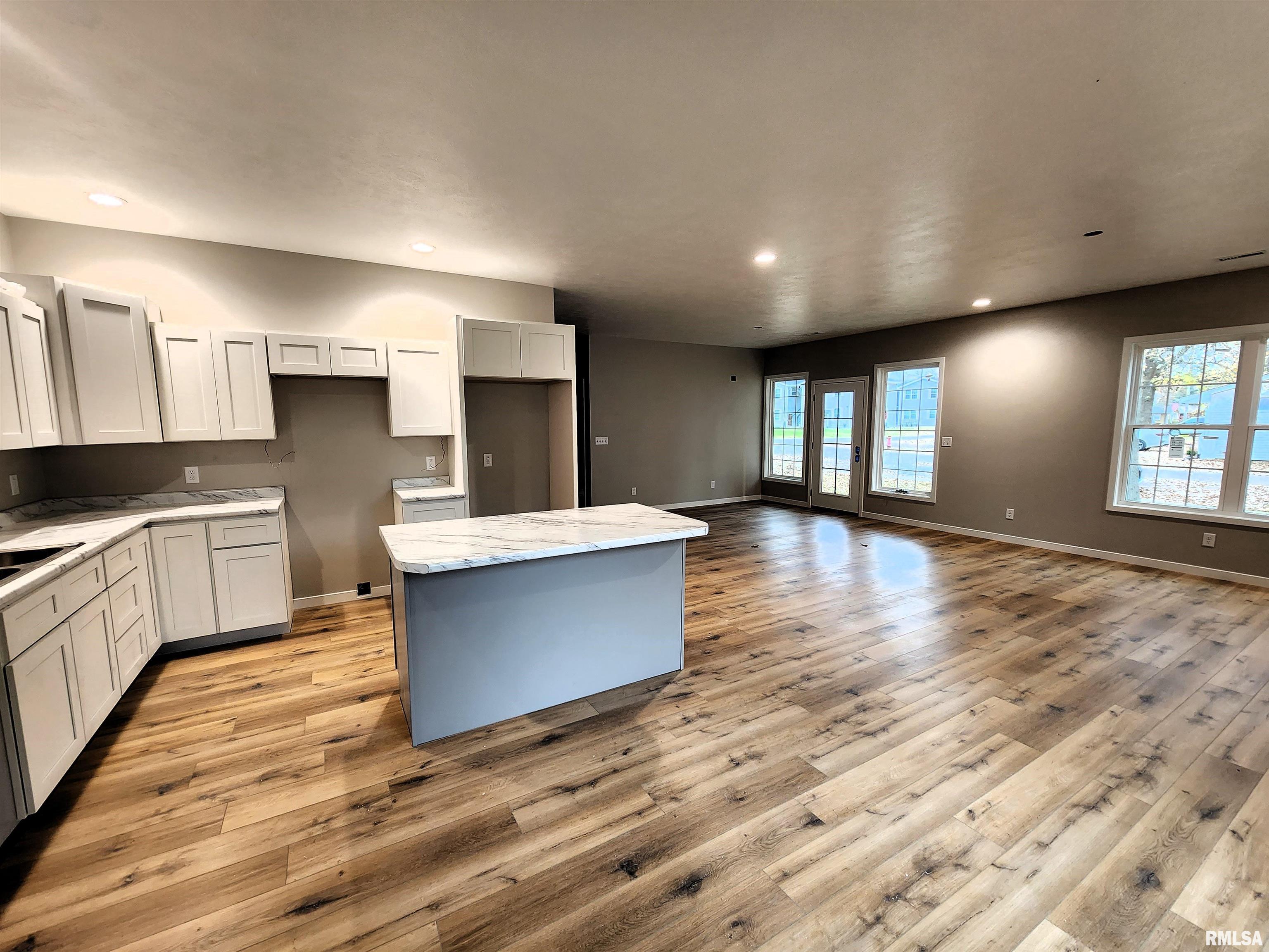 200 Madison Street Carterville, IL 62918 - Photo 6 of 11