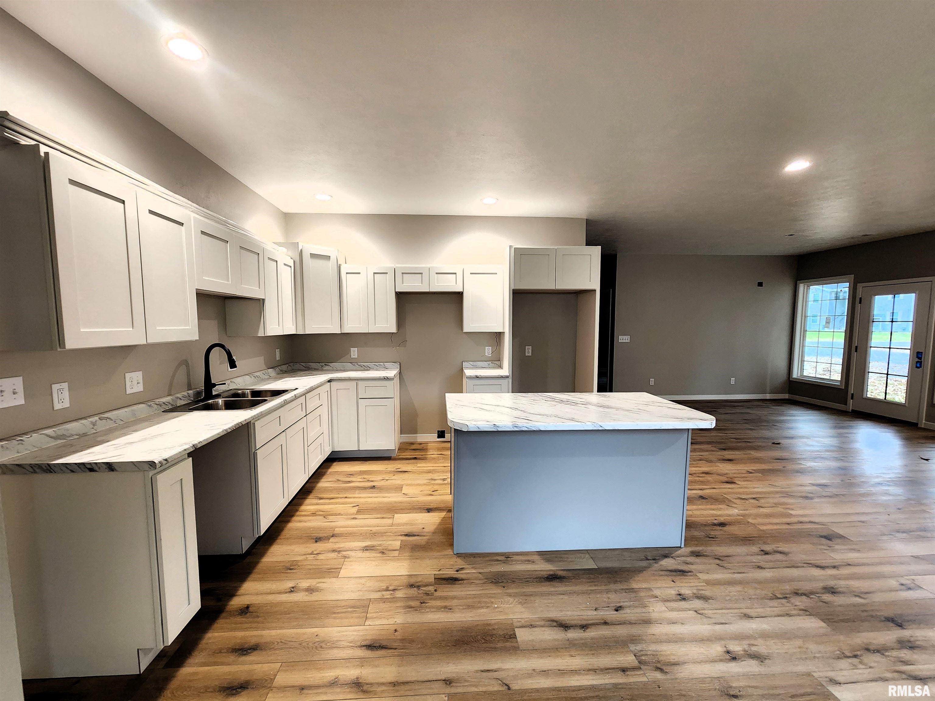 200 Madison Street Carterville, IL 62918 - Photo 7 of 11