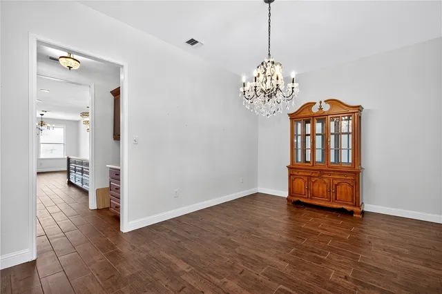 a view of entryway with livingroom