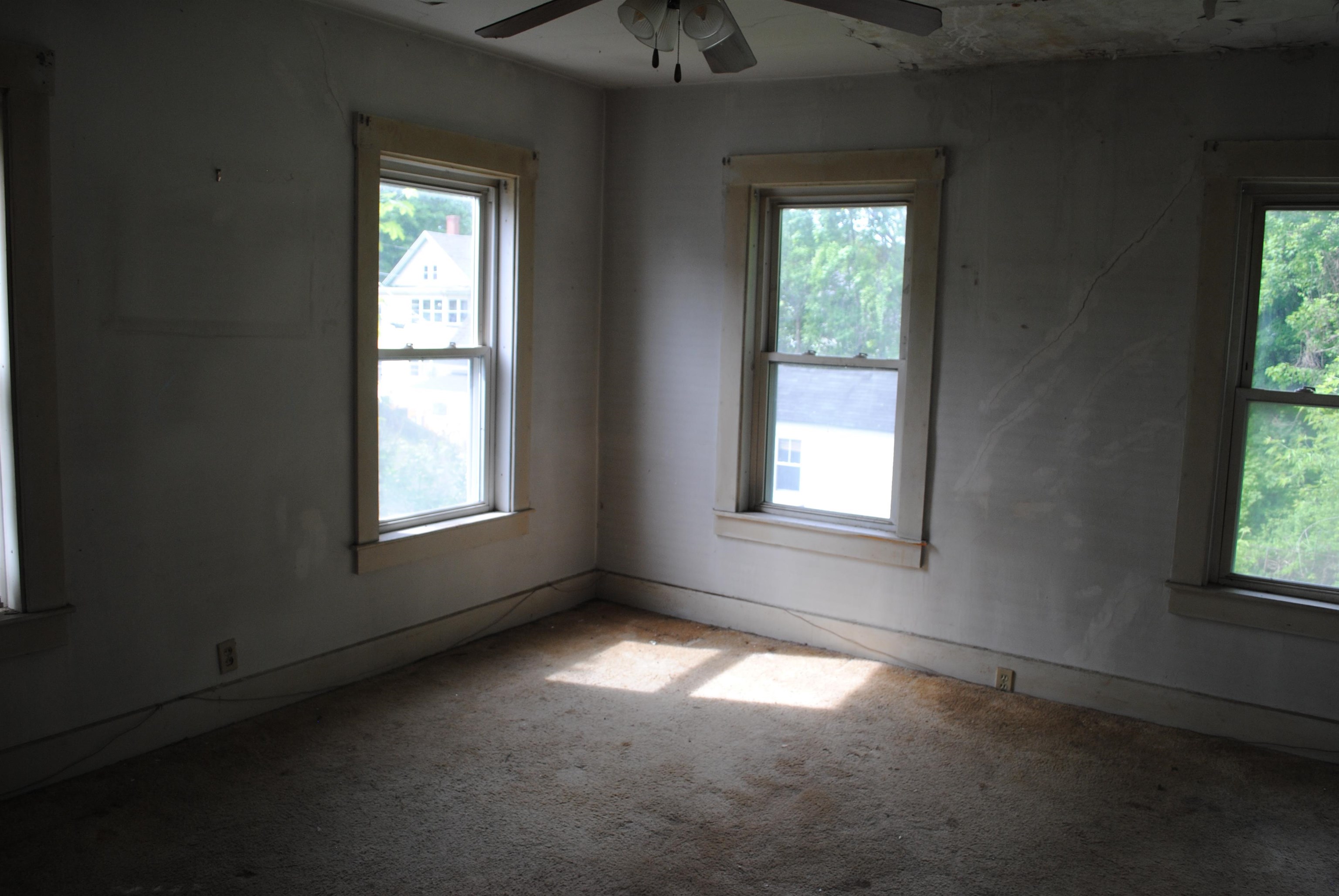 19 Pine Street Rochester, NH 03867 - Photo 11 of 13